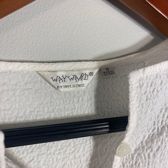 🤍 Textured White Split-Neck Top - Picture 3 of 3